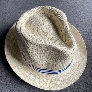 Summer hats for smaller heads great for any outdoor activities.